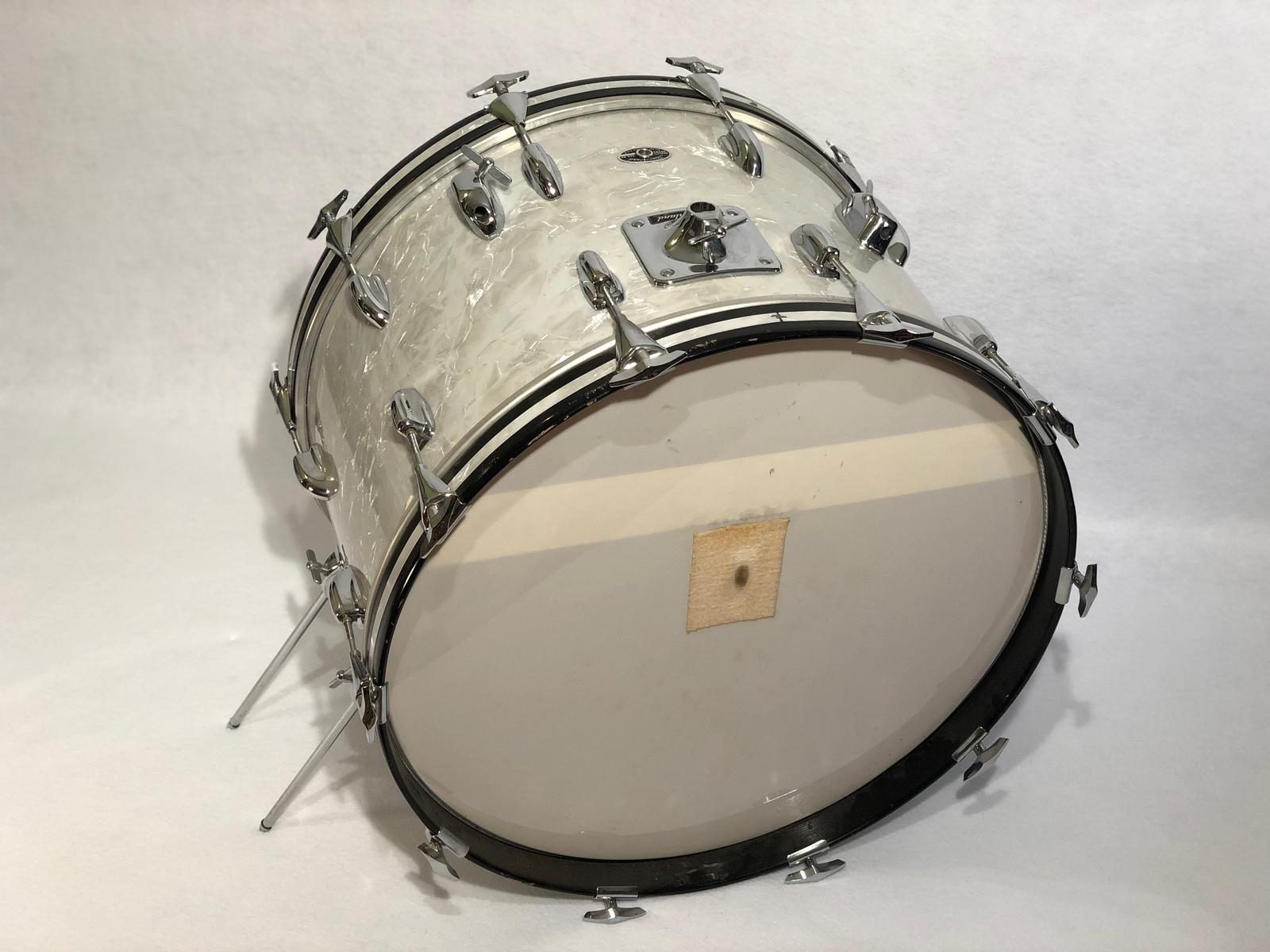 Gene Krupa, famous vintage drums, vintage drum collector, Gene Krupa's drums, Slingerland, Benny Goodman, antique collectibles, jazz memorabilia, instrument collection