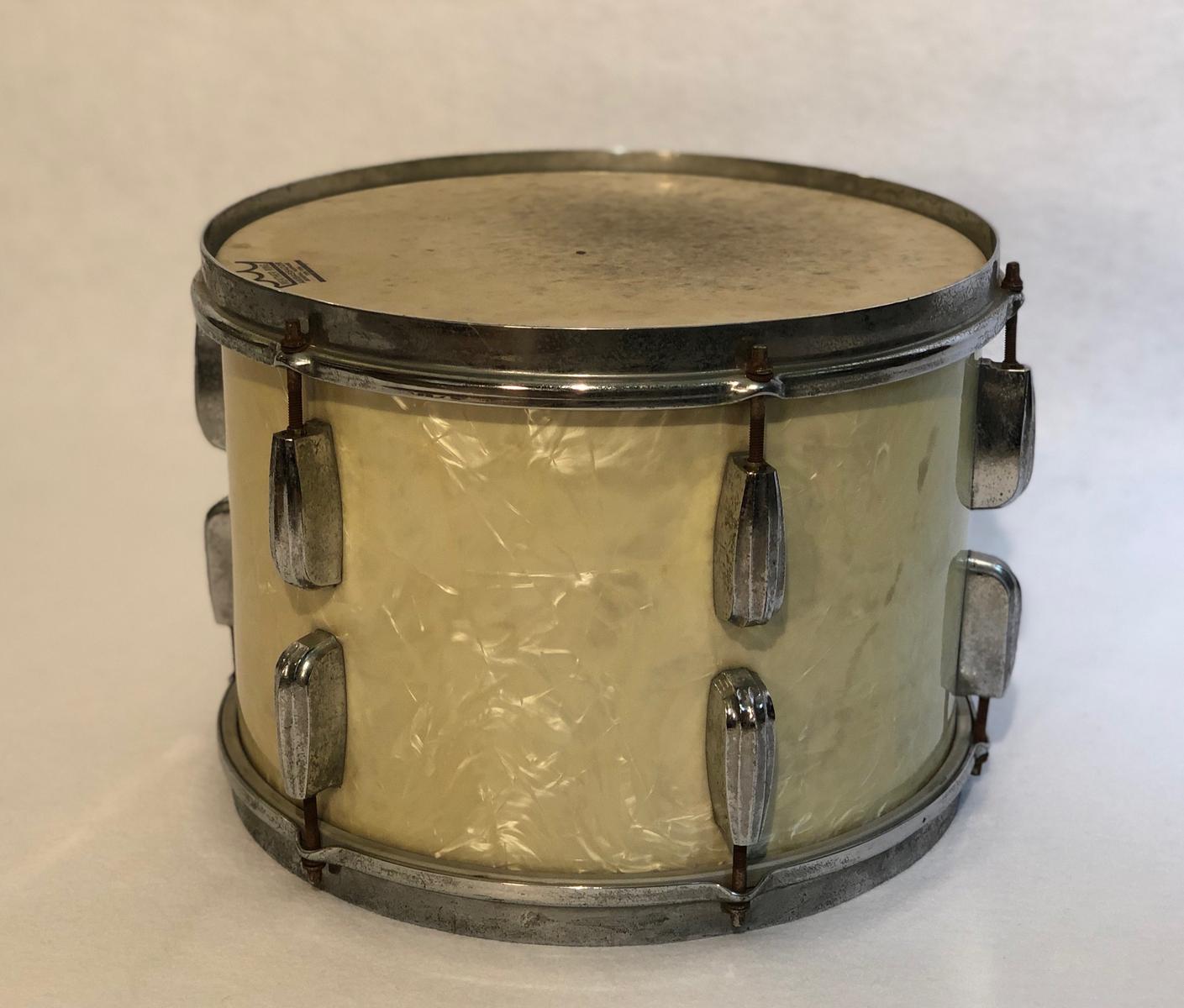 Gene Krupa, famous vintage drums, vintage drum collector, Gene Krupa's drums, Slingerland, Benny Goodman, antique collectables, jazz memorabilia, instrument collection