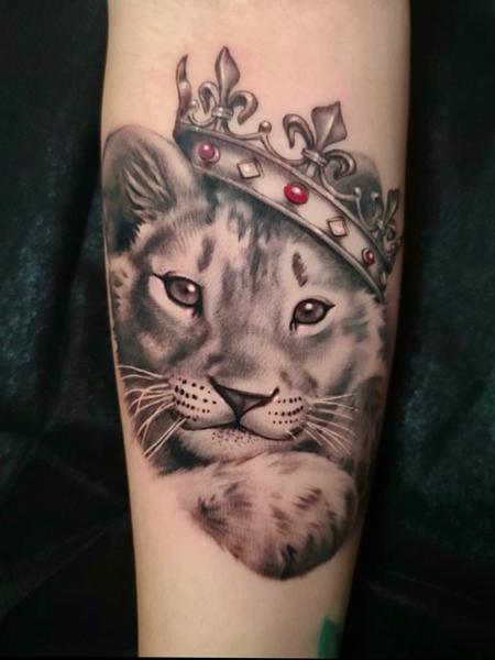 Tattoos - Crowned Cub - 145120