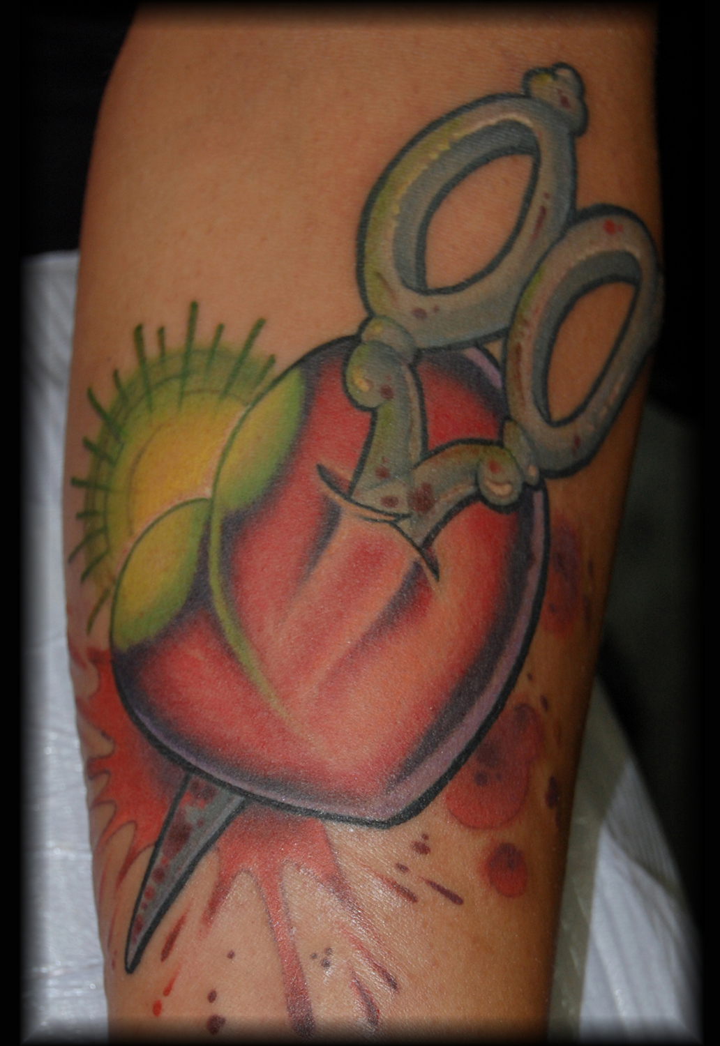 heart with scissors by MEMPHIS: TattooNOW
