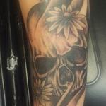Tattoos - skull with daisy - 111648