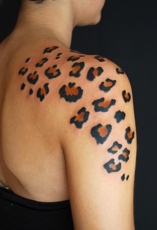 Leopard shoulder by Fabrizio Divari: TattooNOW