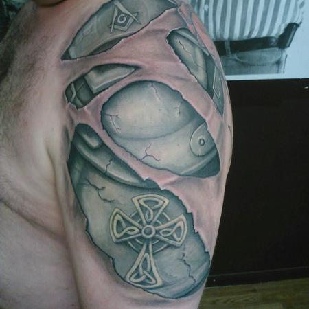 Tattoos - Celtic cross Skin rip armor - 119326
