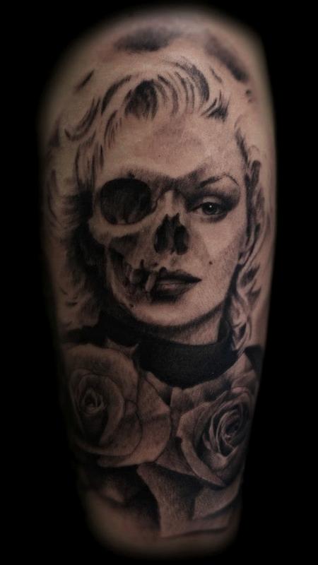 Marilyn Monroe skull portrait by Phil Robertson TattooNOW