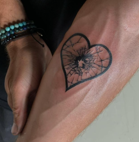 Sadie Gabriella Shattered Heart by Sadie Gabriella: TattooNOW Sadie Gabriella Shattered Heart by Sadie Gabriella: TattooNOW