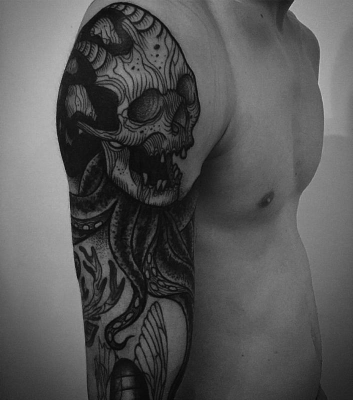 Skull Tattoos  11 Custom Skull Tattoo Designs