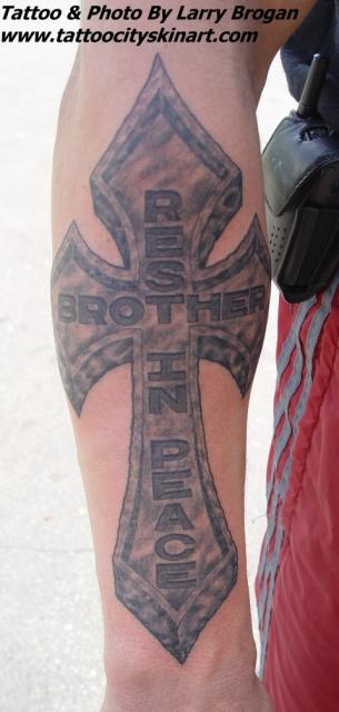 20 RIP Brother Tattoo Ideas to Keep His Memory Alive