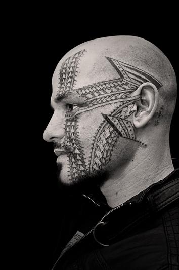 Premium Vector  Polynesian maori face tattoo vector pattern hawaiian man  or woman tribal design hawaiian geometric face black and white  ethnic  background