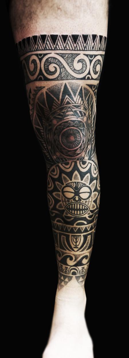 Obi - dotwork maori polynesian fusion leg sleeve 3
