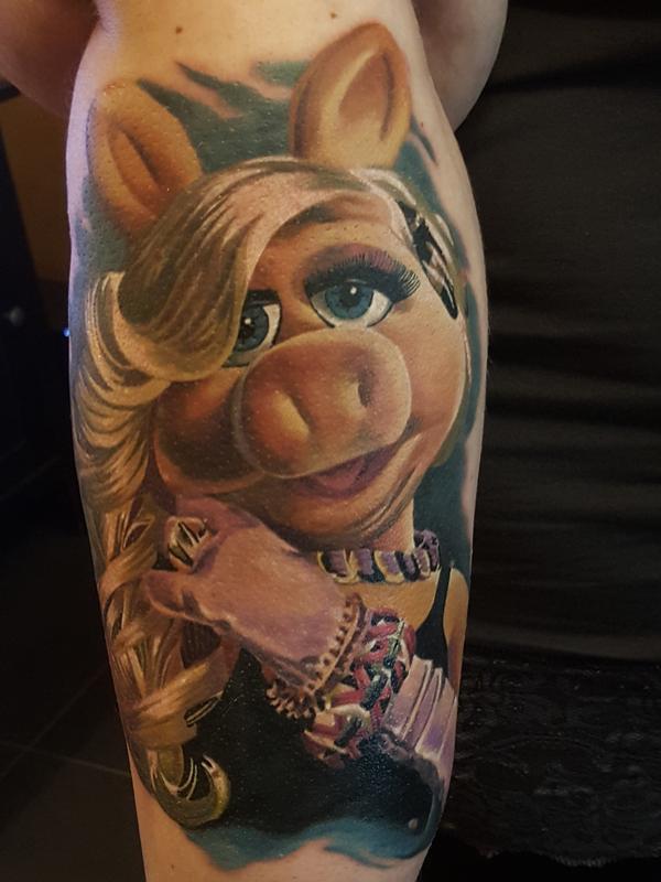 11 Marvelous Miss Piggy Tattoos Design Press