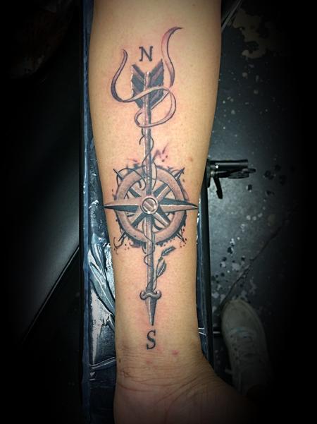 Tattoos - Compass arrow  - 139405