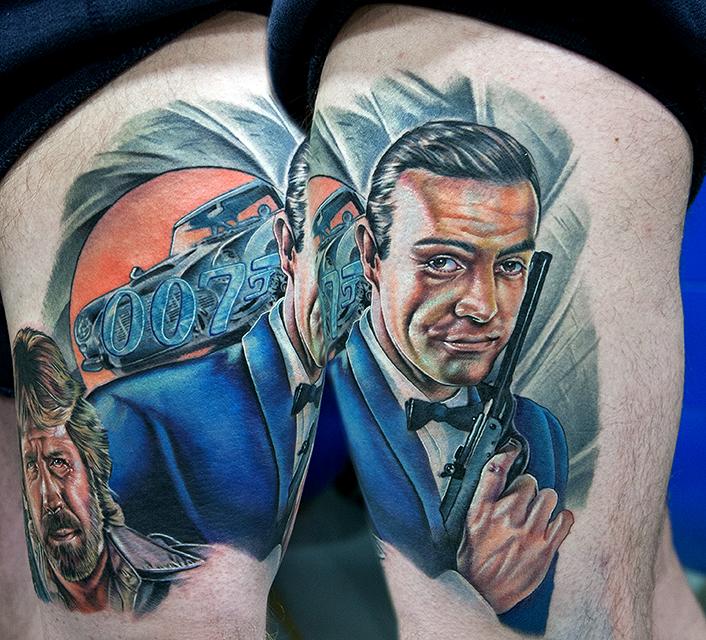 Sir sean connery right presents retiring tattoo producer hires stock  photography and images  Alamy