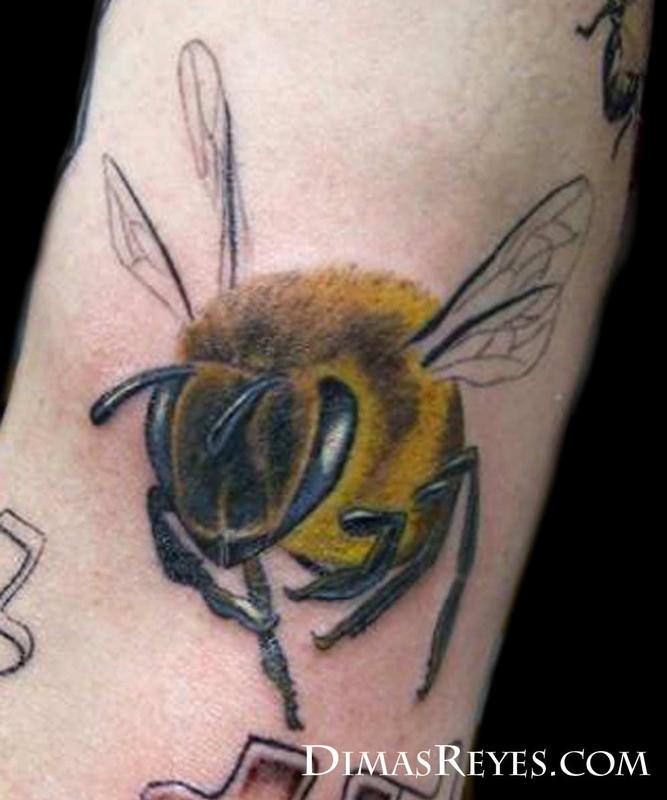 Full Color Bee Tattoo by Dimas Reyes TattooNOW