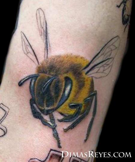 Dimas Reyes - Full Color Bee Tattoo