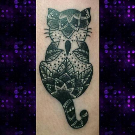 Stef aka Keki - Geometric Stipple Cat Tattoo