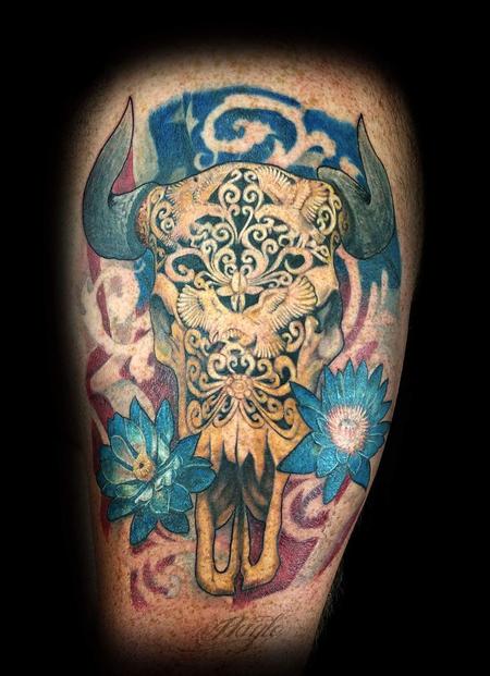 Haylo - Bison skull with American flag tattoo