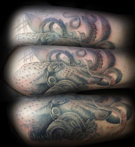 Tattoos - Freehanded octopus black and gray thigh piece - 109905