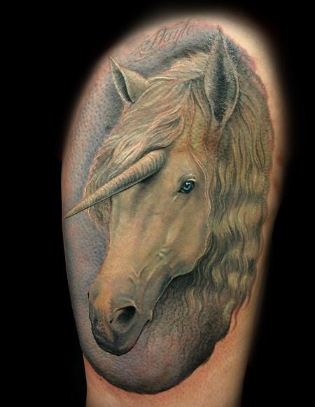 Haylo - Realistic style full color Unicorn Thigh piece
