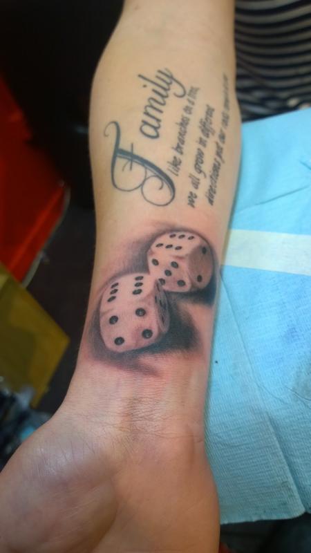 Tattoos - Black and gray dice - 111940