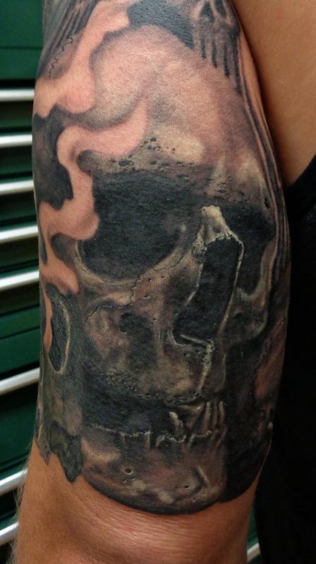 Smokey Skull By Larry Brogan TattooNOW
