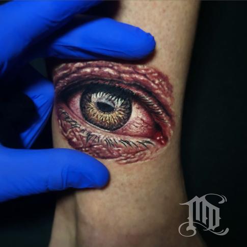 realistic 3d eye mini tattoo