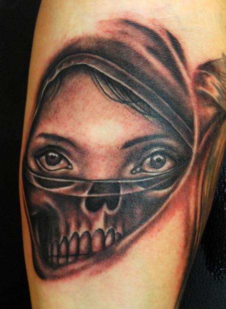 George Muecke - Woman and Skull Tattoo