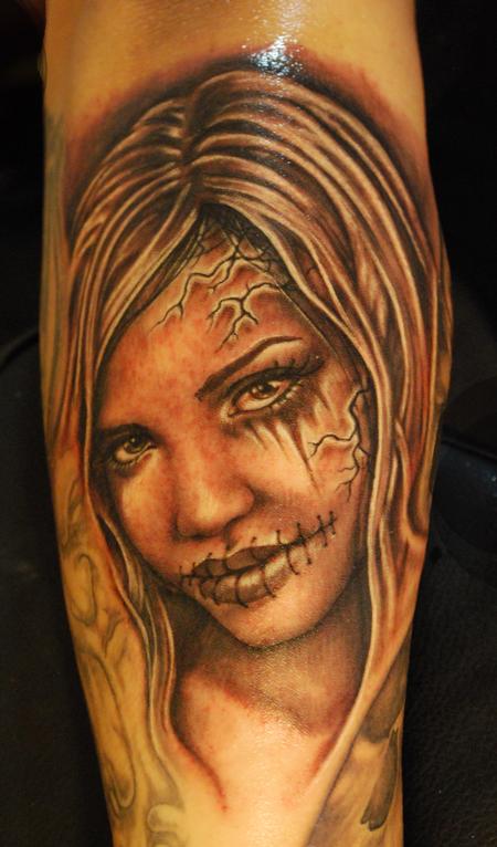 George Muecke - Black and Gray Girl Tattoo