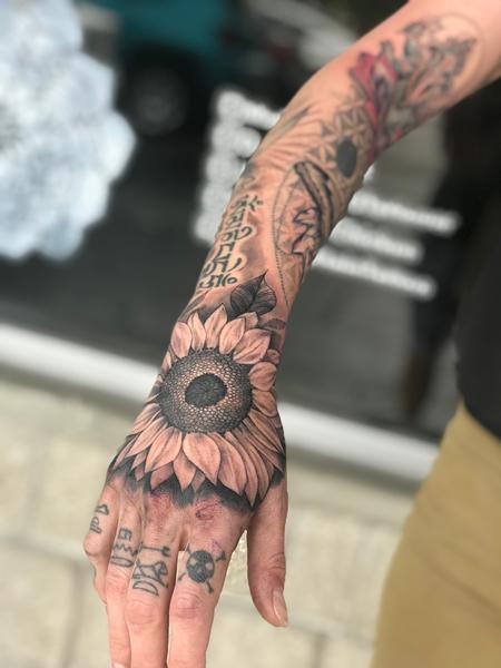 Tattoos - Sunflower hand - 143014