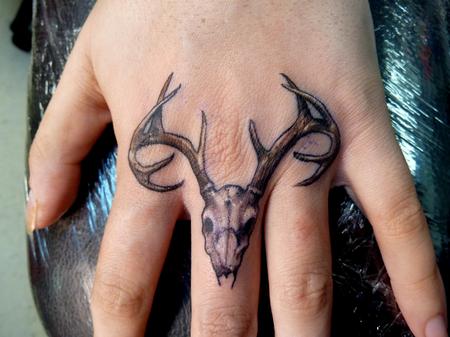 Tattoos - Deer Skull on Knuckles - 72753