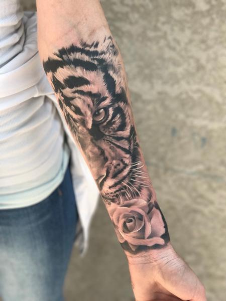 Tattoos - Eye of the tiger - 129463