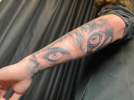 Stevie Monie - Eye Of The Tiger Tattoo 