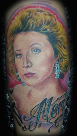 Stevie Monie - Glamour shot tattoo