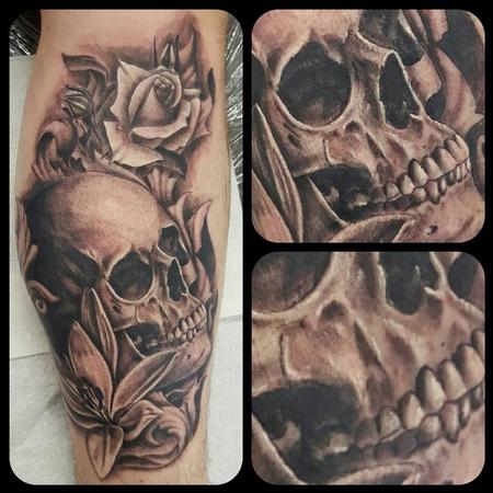 Tattoos - Skull and roses - 133752